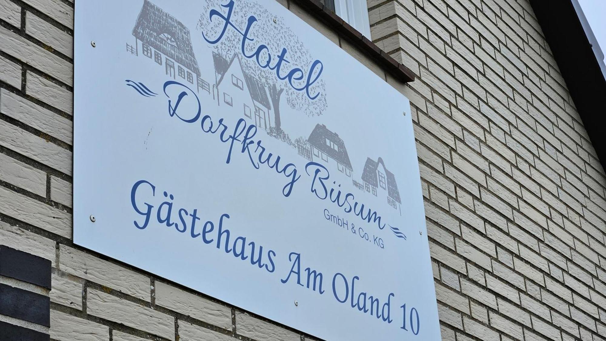 Hotel Dorfkrug Buesum - Guenstige Altbauzimmer Am Oland Экстерьер фото