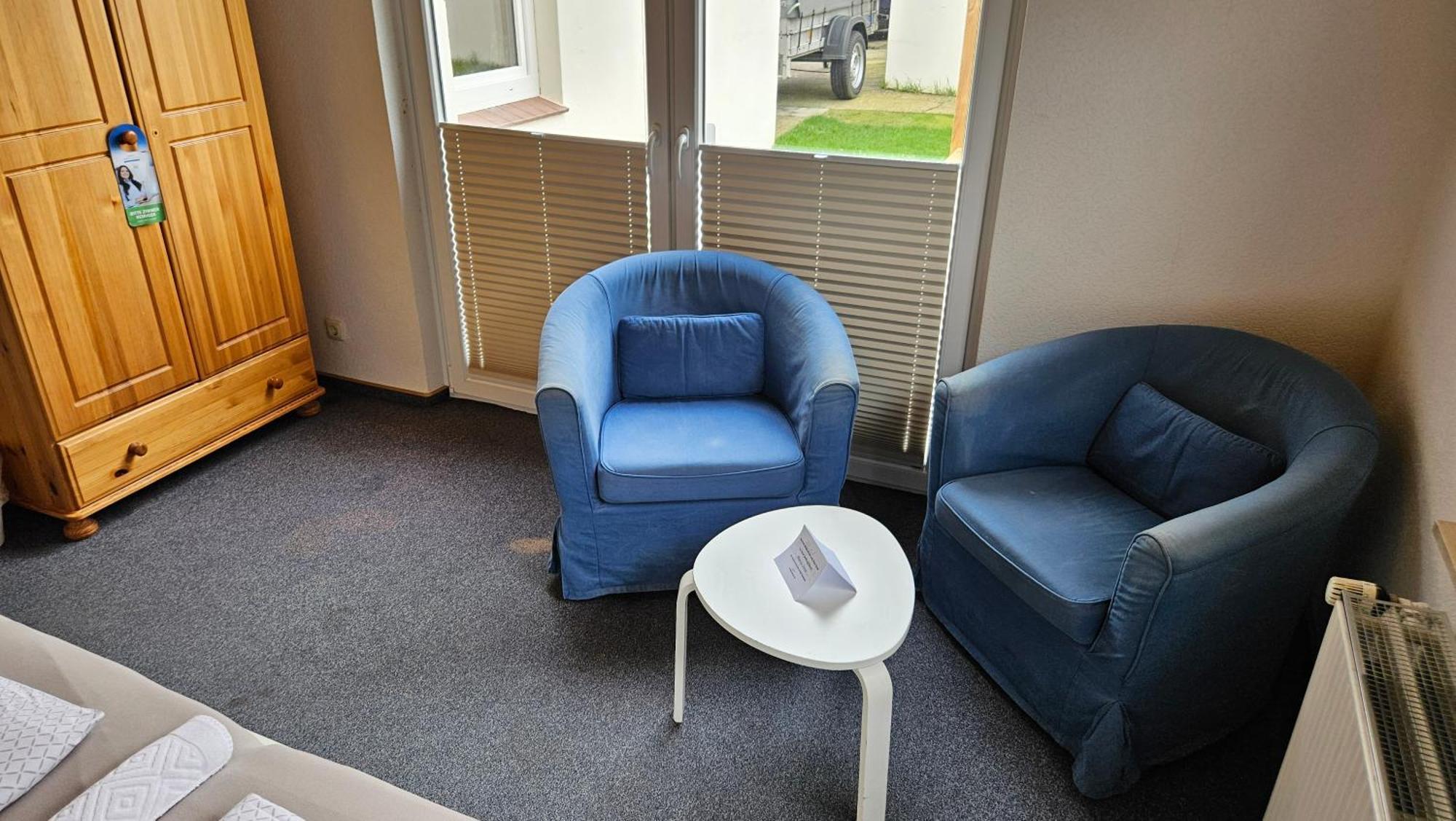 Hotel Dorfkrug Buesum - Guenstige Altbauzimmer Am Oland Номер фото